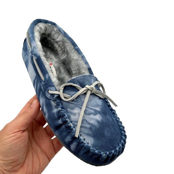 Minnetonka Womens Canva Moccasin Slipper Size 6.5-7 Blue Tie-Dye Faux Fur Lining - Picture 1 of 15